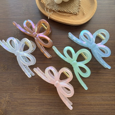 Iridescent Butterfly Hair Claw Large Plastic Strong Hold Nonslip Fashion Hair Clip Styling Accessories For Women Daily Use