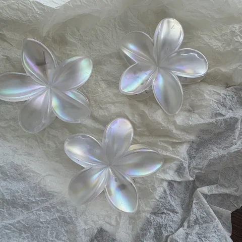 Irisierend Frangipani Blume Haarklammer Meerjungfrau Perle Kunststoff Shark Clip Für Damen Urlaub Strand Haarschmuck