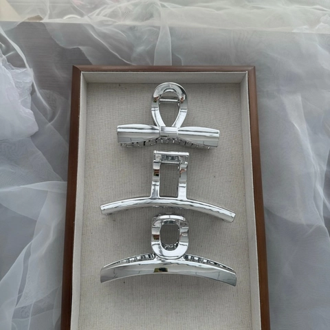 High-End Spiegel Silber Geometrische Haarkralle Minimalistisch Schleife Kleiderbügel Form Shark Clip Damen Elegante Haarstyling Accessoires