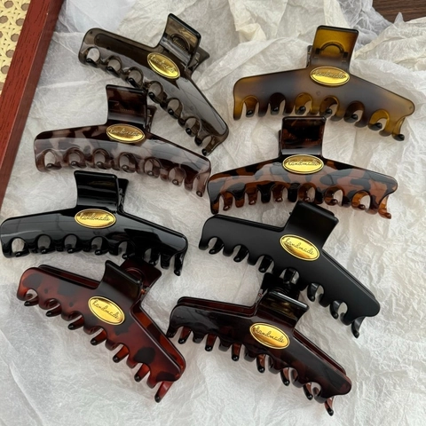 Französische Buchstaben Große Haarklammer Für Damen Hochwertige Schildpatt Harz Shark Clip Mit Handgefertigtem Goldenem Metallemblem Haarschmuck