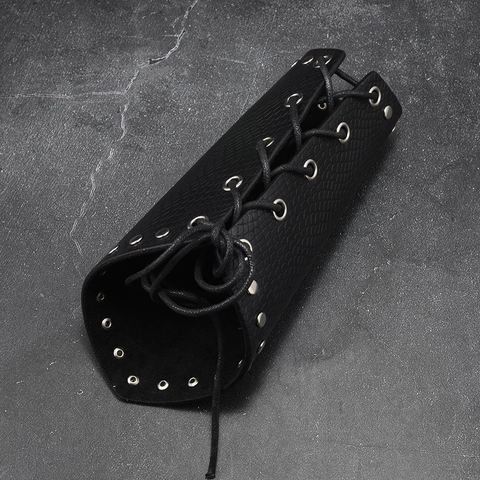 Bracciale in Similpelle Punk Gothic Con Motivo Serpente Borchie in Lega Fascia Regolabile Per Halloween Cosplay