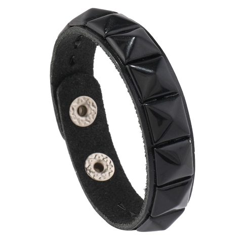 Punk Herren Lederarmband Mit Quadratischen Pyramiden-Nieten Verstellbarer Metall-Druckknopf Modeschmuck Armreif Geschenk