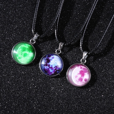 Collar con Colgante de Luna Galaxia Luminosa de Moda para Hombres y Mujeres Brilla en la Oscuridad Collar de Aleación de Cabujón de Vidrio con Cuerda de Cera