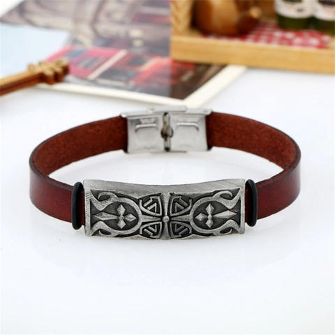 Vintage Heren Rundlederen Armband Roestvrijstalen Sluiting Antiek Zilver Legering Kruis Totem Decoratieve Retro Armband