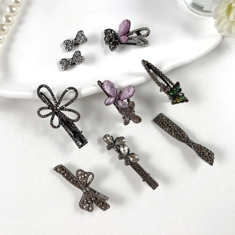 Retro Gothic Legierung Schmetterling Strass Haarspange Für Damen Dunkelmetall Schleife Blume Entenschnabel-Clip Elegante Haarschmuck