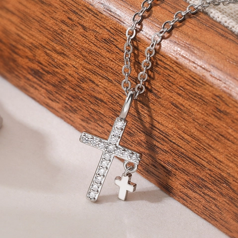Vintage 18K Vergulde Koperen Kruis Hanger Halsketting Minimalistisch Dubbel Kruis Zirkonia Religieuze Choker Voor Vrouwen Sieraden