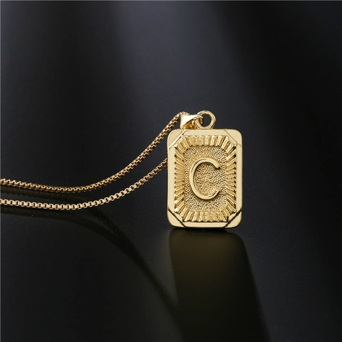 Collier Pendentif Rectangulaire Lettre Initiale en Acier Titane Rétro Minimaliste Or Argent Plaque Chaîne Box Bijoux Homme Femme