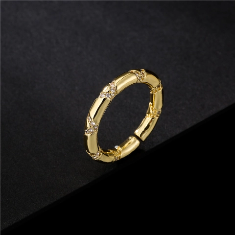 Anello Aperto in Rame Placcato Oro 18K per Donna Vintage Lussuoso Zirconia Micro-Pavé Helix Texture di Bambù Gioiello Regolabile