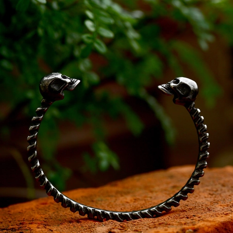 Bracciale Rigido Teschio Acciaio Inossidabile Vintage per Uomo Gothic Punk Design Colonna Vertebrale Argento Ossidato Gioielli