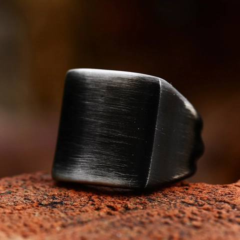 Vintage Brushed Stainless Steel Signet Ring For Men Minimalist Industrial Style Dark Gray Matte Metal Finger Ring Jewelry Gift