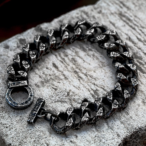Bracciale da Uomo Vintage in Acciaio Inossidabile Maglia Cubana con Texture Roccia Martellata Chiusura Toggle Gioielli Retrò