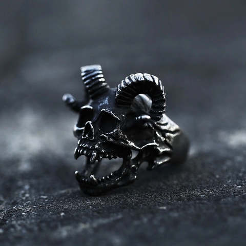 Vintage Stainless Steel Satanic Ram Head Skull Ring For Men Gothic Punk Biker Jewelry Antique Silver Polished Finger Ring