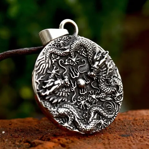 Ciondolo Rotondo in Acciaio Inossidabile Vintage Drago Cinese Accessorio per Collana Rilievo Doppio Drago con Perla Artificial per Uomo Donna