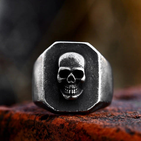 Retro Gothic Punk Skull Ring For Men Distressed Stainless Steel Signet Ring Heavy Metal Biker Finger Ring Jewelry