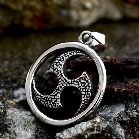 Retro Stainless Steel Triple Tomoe Windmill Pendant Hammered Texture Personalized Punk Hip Hop Round Pendant Only Jewelry