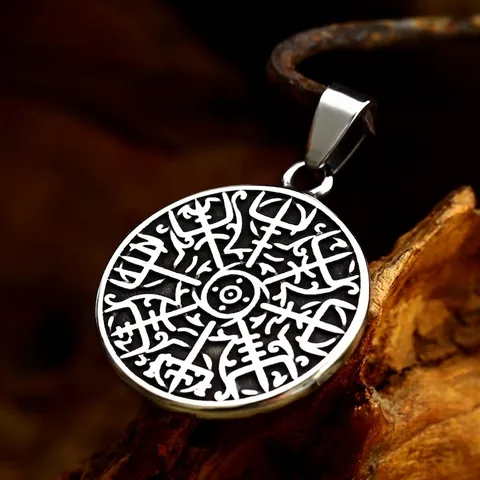 Vintage Stainless Steel Viking Compass Pendant Nordic Vegvisir Rune Symbol Charm For Men Necklace Accessory Retro Jewelry