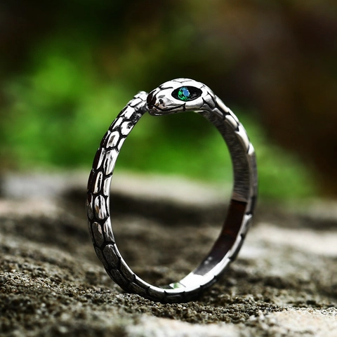 Anillo de Serpiente de Acero de Titanio Vintage para Hombre Retro Pulido Forma de Animal Abierto Ajustable Ojos de Strass Verde