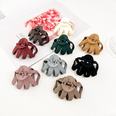 Large Matte Hair Claw Clip Irregular Octopus Shark Clip For Women Girls Thick Hair Styling Non-Slip Plastic Hair Clamp Accessories