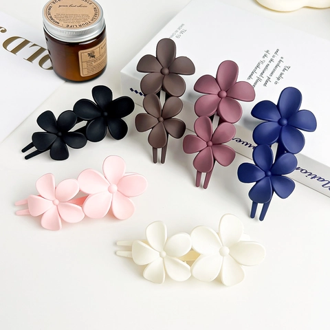 Pince à Bec de Canard à Double Fleur Mate Style Coréen en Plastique Mat Motif Floral pour Femmes Accessoires de Coiffure