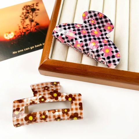 Vintage Plaid Floral Hair Claw Clip For Women Korean Style Square Acetate Large Shark Hair Clips For Thick Hair Styling