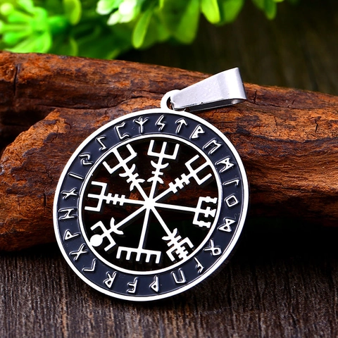Vintage Viking Rune Compass Pendant Stainless Steel Nordic Vegvisir Wolf Head Sun Moon Round Pendant For Men Jewelry