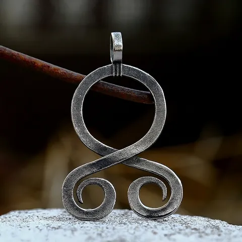 Retro Viking Stainless Steel Octopus Pendant Celtic Spiral Hammered Charm Jewelry For Men Women Pendant Only Without Chain