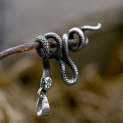 Retro Gothic Roestvrij Staal Slang Hanger Vintage Antiek Zilver Schaal Textuur Slang Dier Medaillon Bedel Sieraden Cadeau