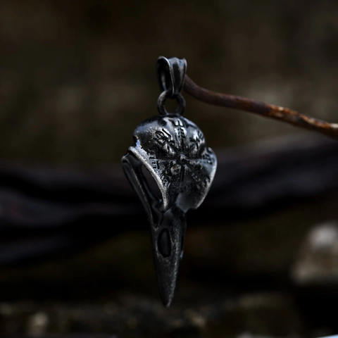 Vintage Stainless Steel Viking Crow Skull Pendant For Men Gothic Vegvisir Compass Bird Skull Necklace Pendant Jewelry