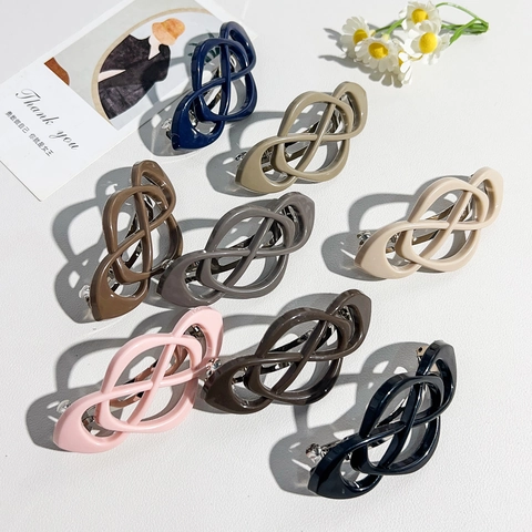 Minimalistische Geometrische Hohle Keltische Knoten Haarspange ABS Feder Haarnadel Für Damen Mode Pendeln Elegantes Haaraccessoire