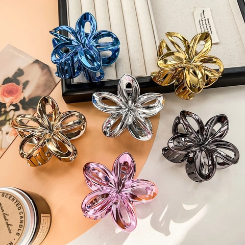 Pinza per Capelli alla Moda a Forma di Fiore di Frangipane Galvanizzata Cava Clip a Squalo per Donna Grandi Fermagli Floreali