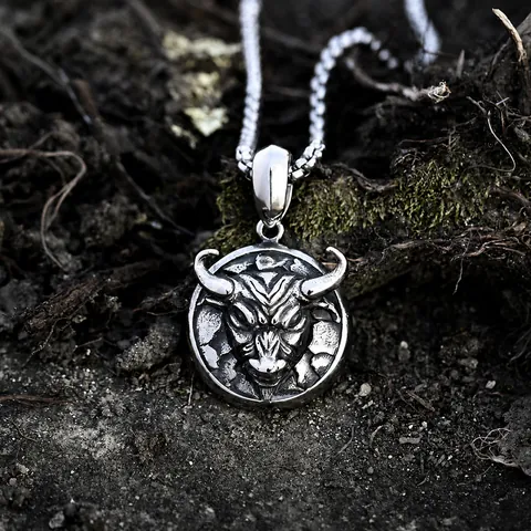 Vintage Stainless Steel Bull Head Medallion Pendant For Men Punk Animal Relief Pendant Only Without Chain Men Jewelry Gift