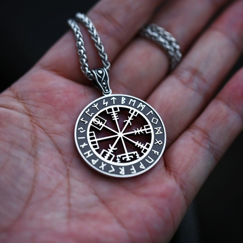 Vintage Stainless Steel Viking Vegvisir Compass Pendant Nordic Rune Symbol Round Jewelry Charm For Men Without Chain