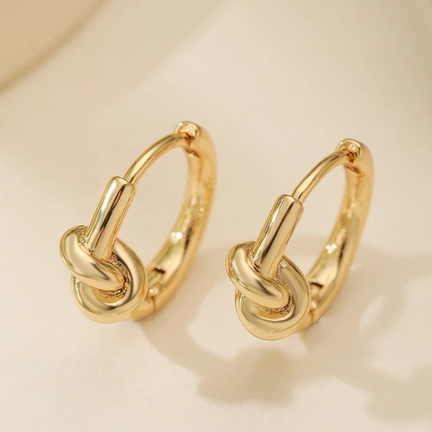Orecchini a Cerchio Minimalisti con Nodo in Rame Placcato Oro 18K Lucidato Orecchini Huggie Geometrici per Donna