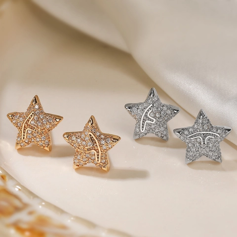 Boucles d'Oreilles Clous Étoile en Cuivre Plaqué Or pour Femmes Avec Incrustation de Zirconia Bijoux de Mode Individualité Étoile
