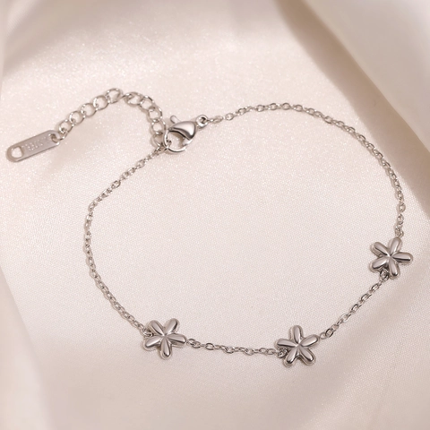 Pulsera de Flores de Acero Inoxidable Chapada en Oro de 18K para Mujer Pulsera de Cadena de Flores de Cinco Pétalos Vintage Simple Joyería