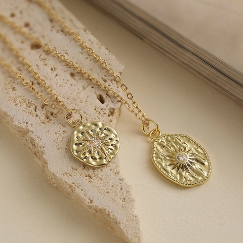 Vintage 18K Vergoldete Kupfer Halskette Mit Anhänger Für Damen Minimalistisch Gehämmert Geometrisch Zirkonia Sonnenstern Anhänger