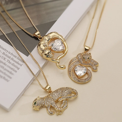 Luxury 18K Gold Plated Copper Zirconia Leopard Pendant Necklace Women Heart Shaped Crystal Hip Hop Animal Jewelry Accessory
