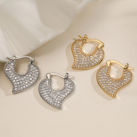 Boucles d'Oreilles Créoles Cœur en Cuivre Style Occidental Plaqué Or 18K Avec Strass Incrusté Bijoux Forme de Cœur Femme