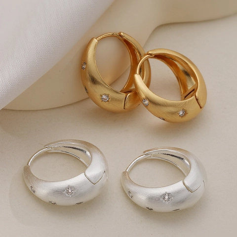 Orecchini a Cerchio in Rame Spazzolato Vintage Con Zircone a Stella Intarsiato Gioielli di Lusso Leggeri per Donna