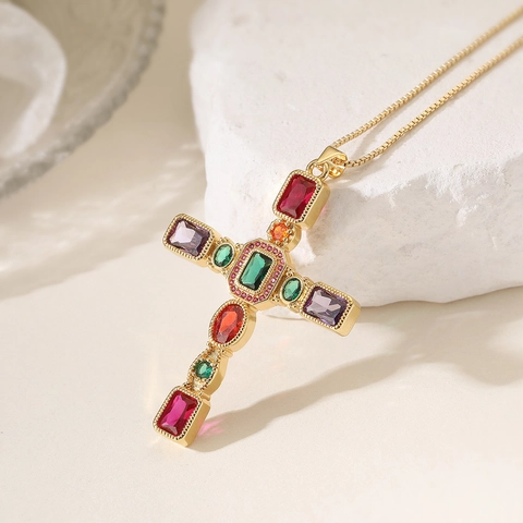 Vintage Kleurrijke Zirconia Kruis Hanger Ketting Voor Dames Luxe Vergulde Koperen Sieraden Met Gekleurde Stenen Sleutelbeen Ketting