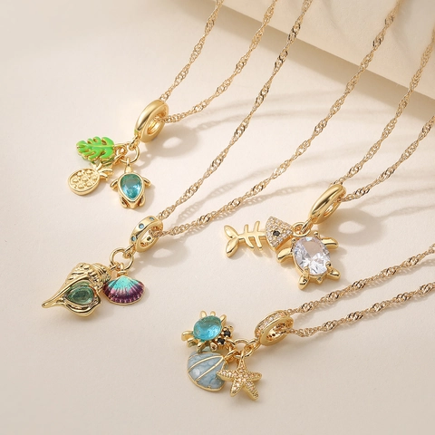 Collana con Pendente in Rame Placcato Oro 18K Tema Marino con Zirconia per Donna Stile Oceano Tartaruga Marina Granchio Lisca di Pesce Gioielli