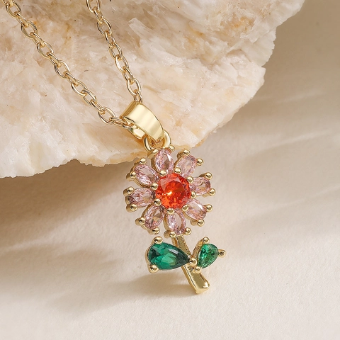 Fashion 18K Gold Plated Copper Zircon Flower Pendant Necklace Delicate Floral Clavicle Chain Jewelry For Women