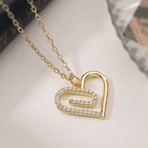 Collana Con Ciondolo a Cuore in Rame Placcato Oro Con Micro Pave Zirconia Semplice Elegante Catena a Clavicola Gioielli da Donna