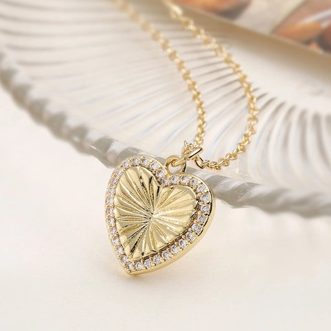 Collar de Colgante de Corazón de Circonia Chapado en Oro de 18K de Cobre Minimalista para Mujer Joyería Regalo Cadena de Clavícula Vintage