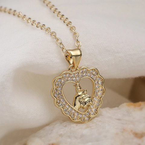 Collana con Pendente a Cuore Vergine Maria in Rame Placcato Oro 18K Gioielli Religiosi Intarsiati con Zirconia per Donna