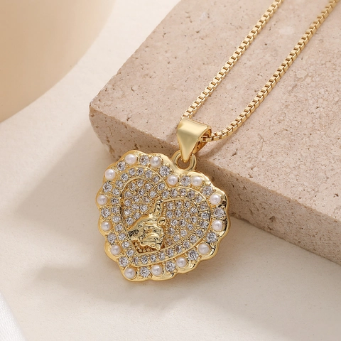 Collana Vintage Elegante in Rame Placcato Oro 18K Zirconia Perla Artificiale Ciondolo a Cuore Vergine Maria Gioielli
