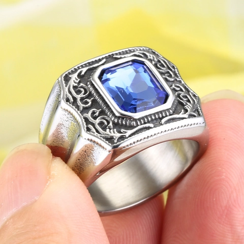 Anello da Uomo in Acciaio Inossidabile Vintage Con Grande Strass Rettangolare Motivo Aquila Incisa Gotica Gioielli Punk