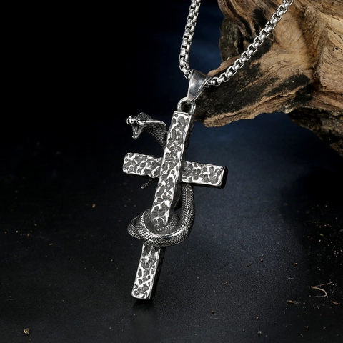 Collana con Ciondolo a Croce Avvolta da Serpente in Acciaio Inossidabile Gotico Vintage per Uomo Donna Gioielli Hip Hop