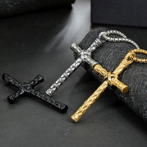 Colgante de Cruz de Acero Inoxidable Vintage Solo para Hombres Textura de Escamas de Serpiente Gótico Accesorio Joyería Religiosa Acero Oro Negro