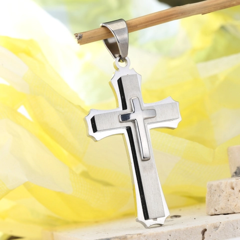 Colgante de Cruz de Acero Inoxidable de Triple Capa 3D Vintage para Hombre Religioso Cepillado Pulido Estilo Goth Punk Joyería Católica Regalo
